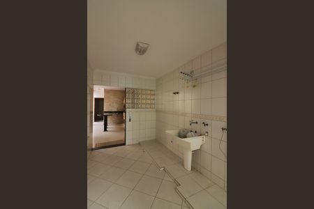 Casa de condomínio para alugar com 642m², 3 quartos e 6 vagasÁrea de Serviço