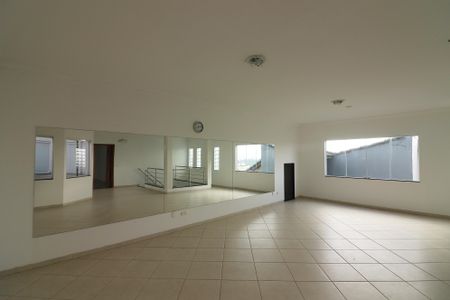 Casa de condomínio para alugar com 642m², 3 quartos e 6 vagasAcademia