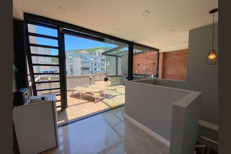 Apartamento à venda com 118m², 3 quartos e 1 vaga