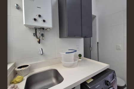 Casa de condomínio à venda com 180m², 3 quartos e 3 vagasÁrea de Serviço