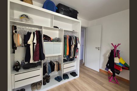 Casa de condomínio à venda com 180m², 3 quartos e 3 vagasSuíte 2