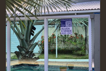 Casa de condomínio à venda com 180m², 3 quartos e 3 vagasPlaca