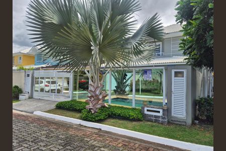 Casa de condomínio à venda com 180m², 3 quartos e 3 vagasFachada