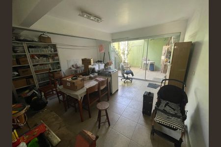 Casa à venda com 220m², 3 quartos e 5 vagas Casa à venda com 220m², 3 quartos e 5 vagasÁrea de Serviço