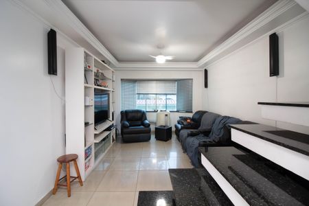 Casa à venda com 220m², 3 quartos e 5 vagasSala