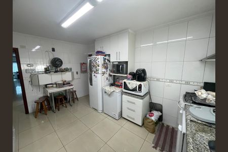Casa à venda com 220m², 3 quartos e 5 vagas Casa à venda com 220m², 3 quartos e 5 vagasCozinha