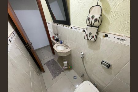 Casa à venda com 220m², 3 quartos e 5 vagas Casa à venda com 220m², 3 quartos e 5 vagasLavabo