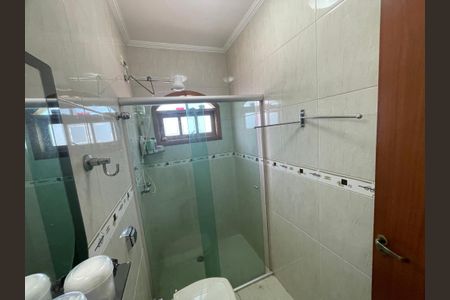 Casa à venda com 220m², 3 quartos e 5 vagas Casa à venda com 220m², 3 quartos e 5 vagasBanheiro 1