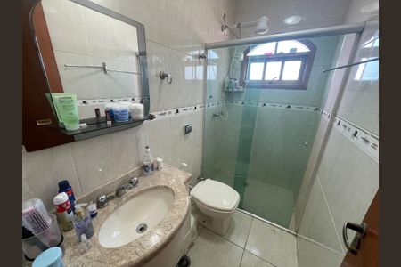 Casa à venda com 220m², 3 quartos e 5 vagas Casa à venda com 220m², 3 quartos e 5 vagasBanheiro 1