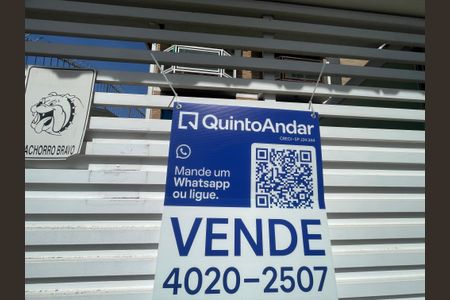 Casa à venda com 220m², 3 quartos e 5 vagas Casa à venda com 220m², 3 quartos e 5 vagasPlaca