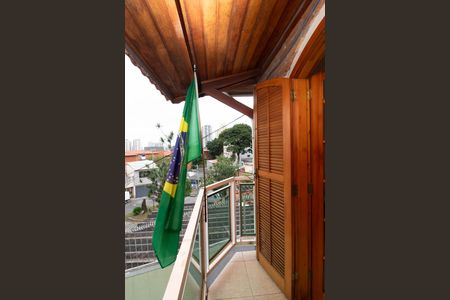 Casa à venda com 220m², 3 quartos e 5 vagasVaranda - Quarto 3