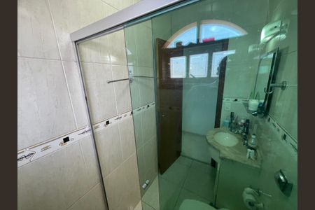 Casa à venda com 220m², 3 quartos e 5 vagas Casa à venda com 220m², 3 quartos e 5 vagasBanheiro 1