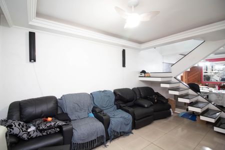 Casa à venda com 220m², 3 quartos e 5 vagasSala