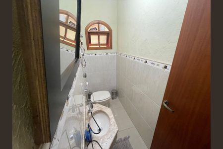 Casa à venda com 220m², 3 quartos e 5 vagas Casa à venda com 220m², 3 quartos e 5 vagasLavabo