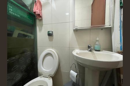 Casa à venda com 220m², 3 quartos e 5 vagas Casa à venda com 220m², 3 quartos e 5 vagasBanheiro 2