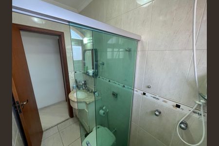 Casa à venda com 220m², 3 quartos e 5 vagas Casa à venda com 220m², 3 quartos e 5 vagasBanheiro 1