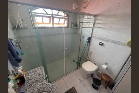 Casa à venda com 220m², 3 quartos e 5 vagas Casa à venda com 220m², 3 quartos e 5 vagasBanheiro da Suíte