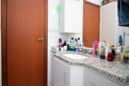 Casa à venda com 220m², 3 quartos e 5 vagasBanheiro - Suíte