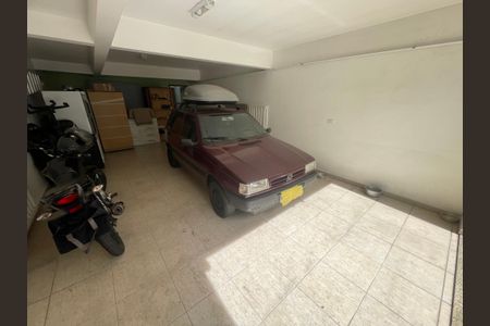 Casa à venda com 220m², 3 quartos e 5 vagas Casa à venda com 220m², 3 quartos e 5 vagasGaragem