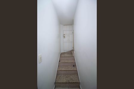 Casa à venda com 220m², 3 quartos e 5 vagasEscada da Garagem