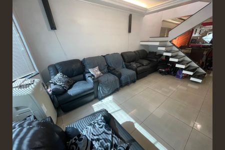 Sala de casa para alugar com 3 quartos, 220m² em Vila Tijuco, Guarulhos