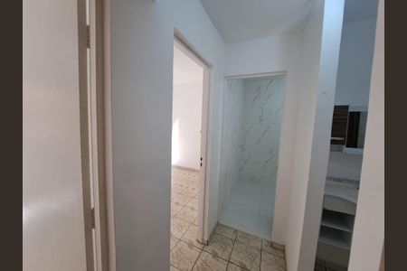 Corredor de apartamento para alugar com 2 quartos, 52m² em Conceicao, Osasco