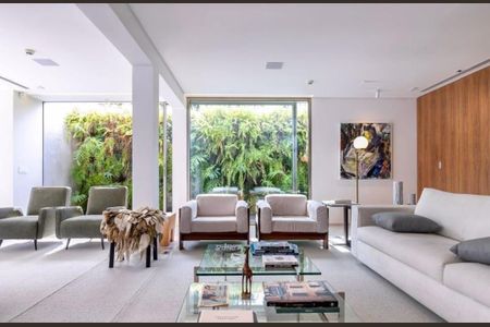 Casa à venda com 5 quartos, 700m² em Brooklin, São Paulo