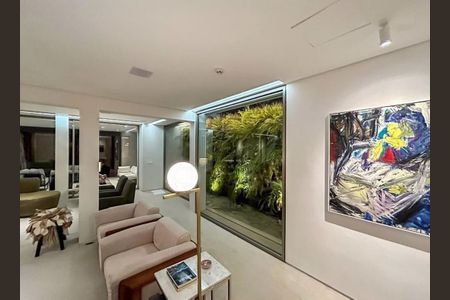 Casa à venda com 5 quartos, 700m² em Brooklin, São Paulo