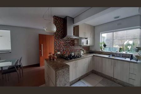 Casa à venda com 4 quartos, 290m² em Santo Antônio, São Caetano do Sul