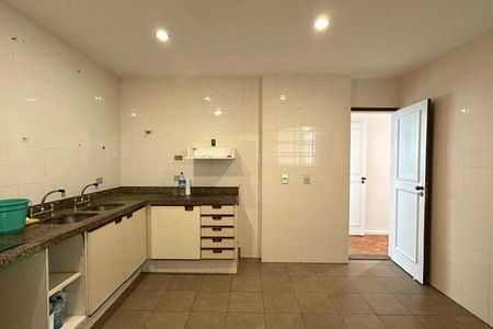 Apartamento à venda com 168m², 4 quartos e 1 vagaCozinha