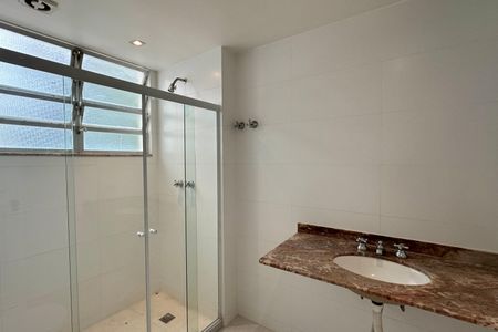 Apartamento à venda com 168m², 4 quartos e 1 vagaBanheiro da Suíte 2