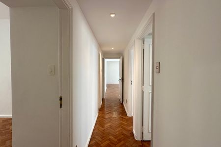 Apartamento à venda com 168m², 4 quartos e 1 vagaCorredor