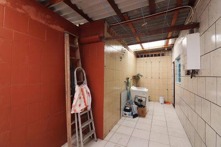 Casa para alugar com 100m², 2 quartos e sem vagaÁrea de Serviço