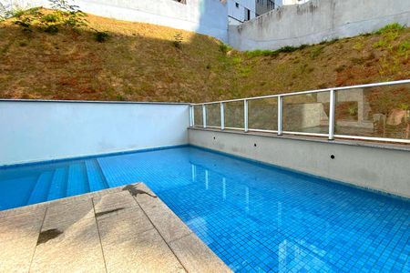 Apartamento à venda com 72m², 2 quartos e 2 vagasÁrea comum - Piscina