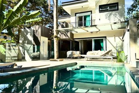 Casa à venda com 660m², 4 quartos e 10 vagas Casa à venda com 660m², 4 quartos e 10 vagasFoto 01