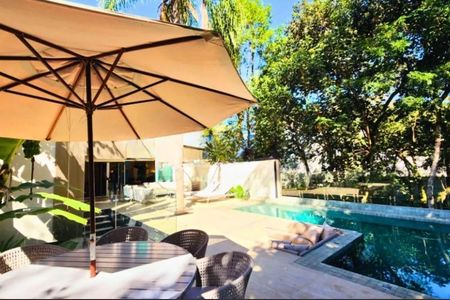 Casa à venda com 660m², 4 quartos e 10 vagas Casa à venda com 660m², 4 quartos e 10 vagasFoto 04