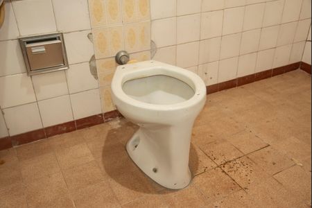 Casa à venda com 141m², 2 quartos e 1 vagaBanheiro de Serviço