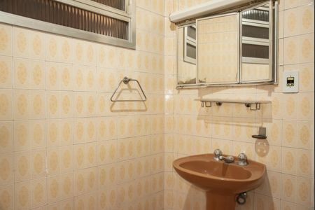 Casa à venda com 141m², 2 quartos e 1 vagaBanheiro