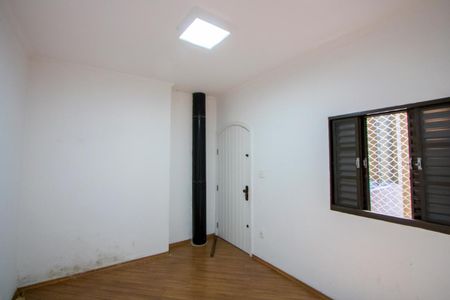 Casa à venda com 210m², 5 quartos e 2 vagasQuarto 3