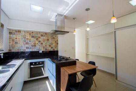 Casa à venda com 210m², 5 quartos e 2 vagasCozinha