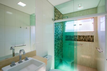 Casa à venda com 210m², 5 quartos e 2 vagasBanheiro social