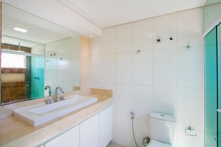 Casa à venda com 210m², 5 quartos e 2 vagasBanheiro da Suíte 4