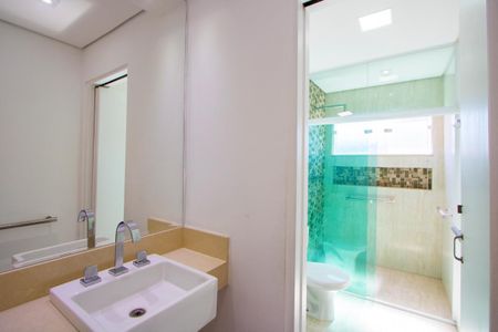 Casa à venda com 210m², 5 quartos e 2 vagasBanheiro social