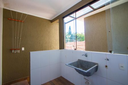 Casa à venda com 210m², 5 quartos e 2 vagasÁrea de serviço