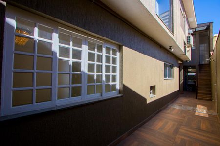 Casa à venda com 210m², 5 quartos e 2 vagasCorredor externo