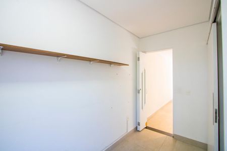 Casa à venda com 210m², 5 quartos e 2 vagasQuarto 5