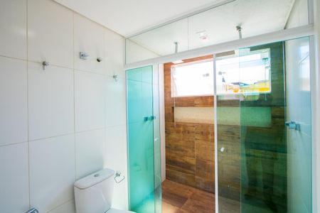 Casa à venda com 210m², 5 quartos e 2 vagasBanheiro da Suíte 4