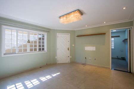 Casa à venda com 210m², 5 quartos e 2 vagasSala