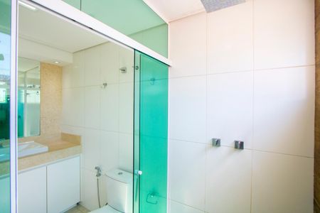 Casa à venda com 210m², 5 quartos e 2 vagasBanheiro da Suíte 4