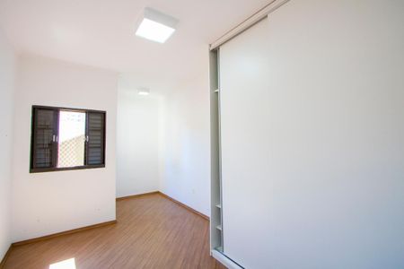 Casa à venda com 210m², 5 quartos e 2 vagasQuarto 2